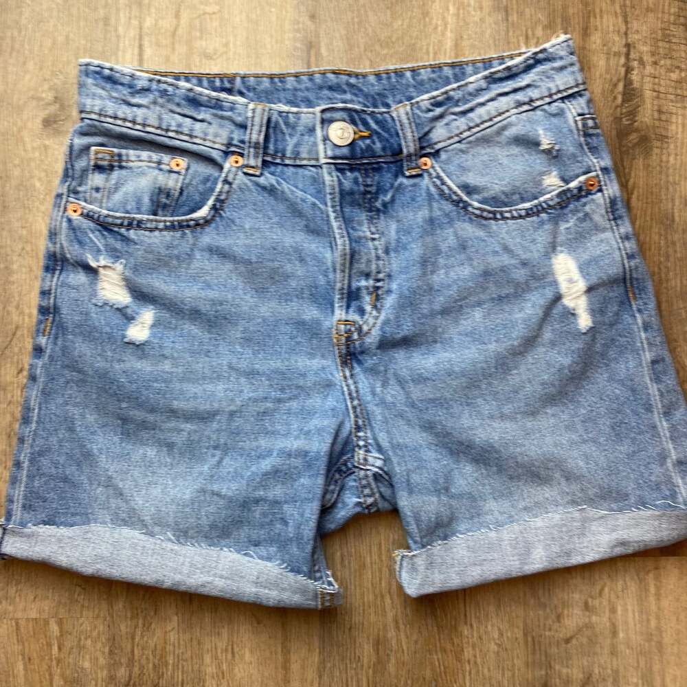 Divided Jean cuffed Shorts